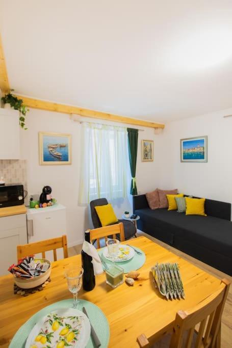 Apartman In The Old Town Of