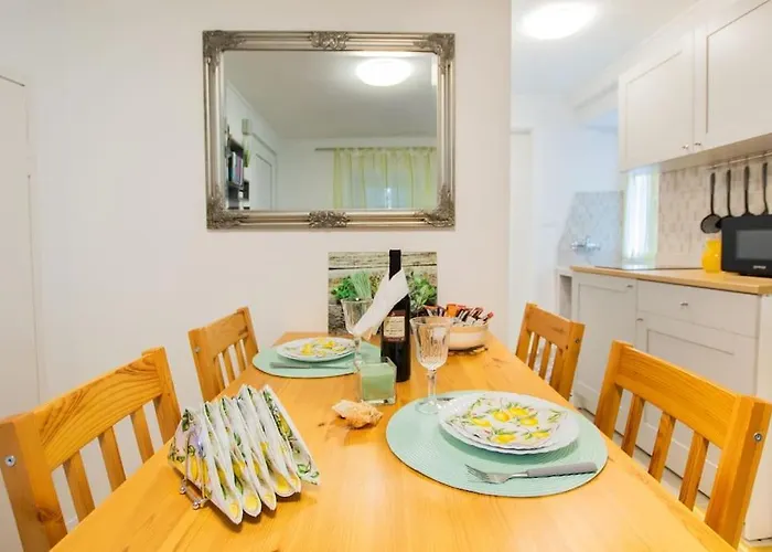 Apartment In The Old Town Of Trogir